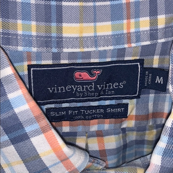 Vineyard Vines Medium Slim Fit Tucker Shirt - Picture 2 of 3